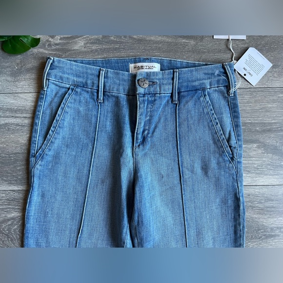 Habitual Harlow trouser flare pintuck jeans in Joshua tree. Size 26 NWT! - Picture 2 of 16